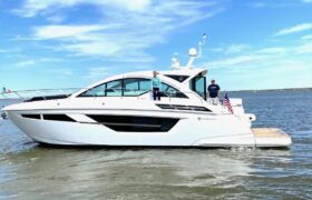 8534425 20221011065127772 1 XLARGE at Knot 10 Yacht Sales