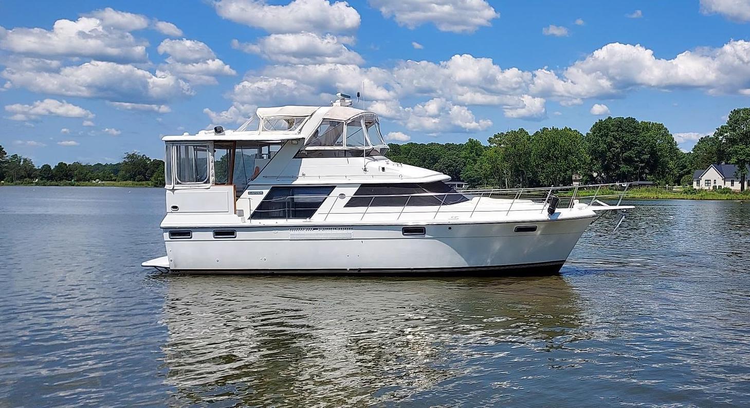 1987 Carver 4207 Motor Yacht Diesel Version