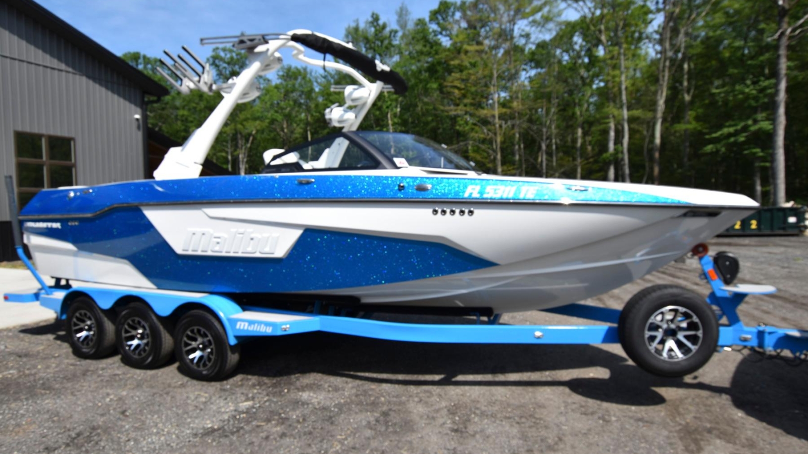 2021-malibu-wakesetter-25-lsv-power-8639789-20240716174237587-1_XLARGE.jpg