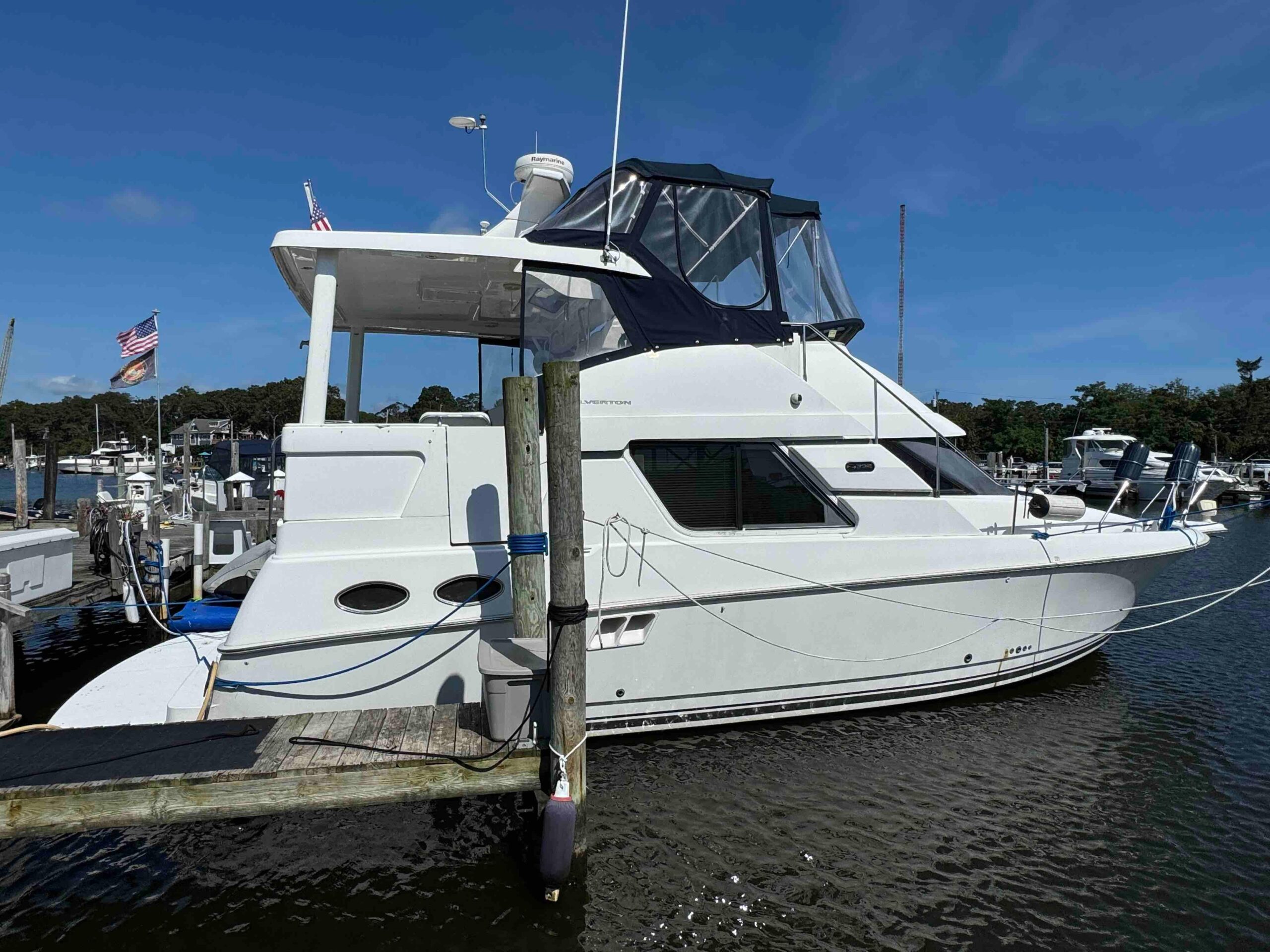 1999 Silverton 392 Motor Yacht