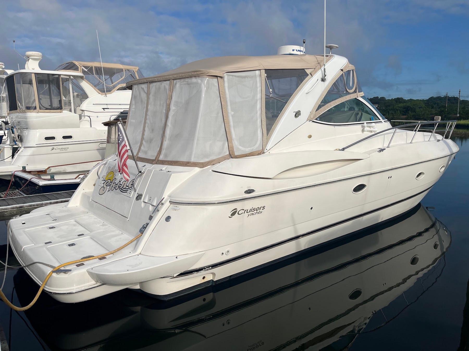 2003 Cruisers Yachts 400 Express