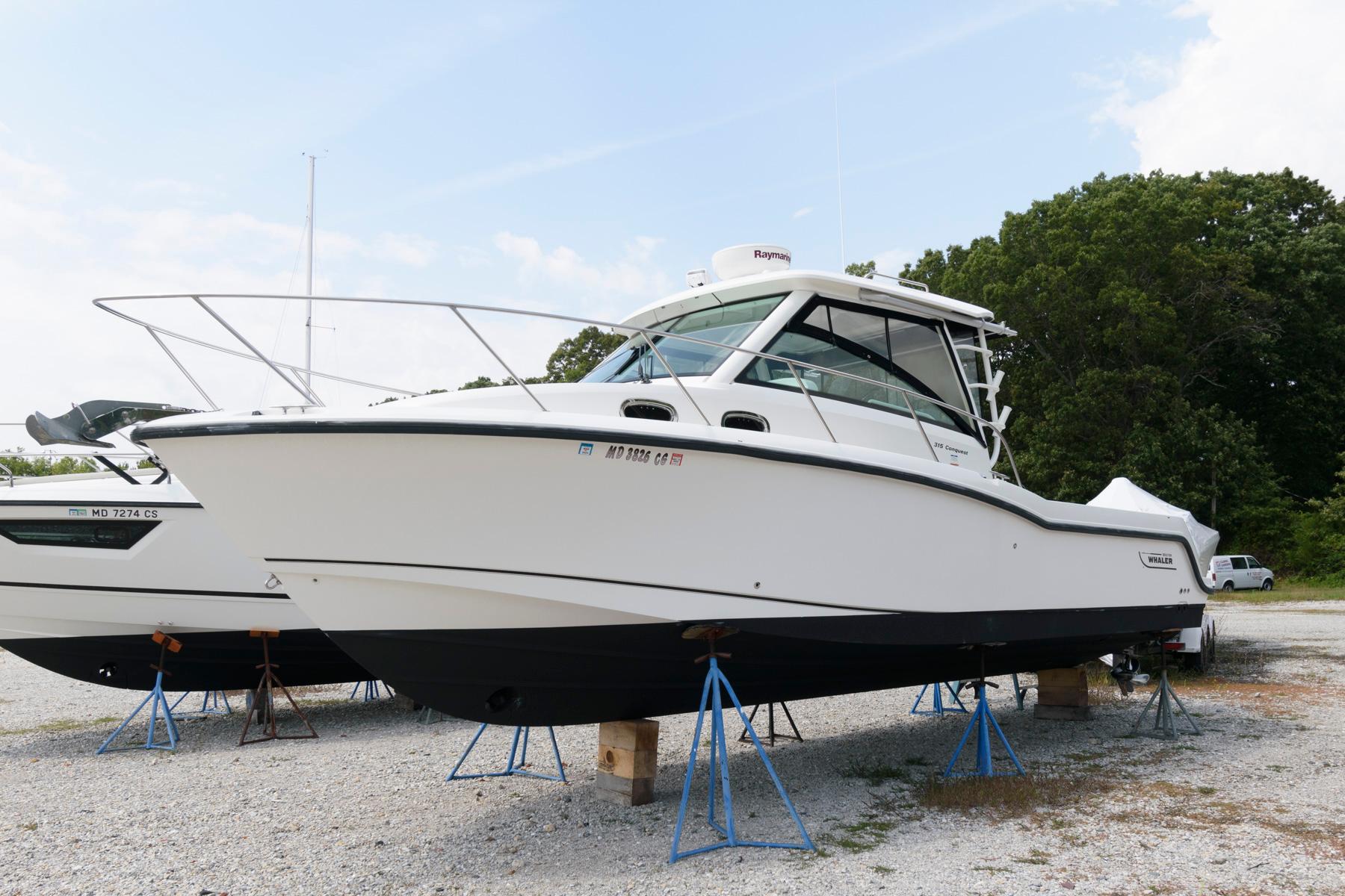 2014 Boston Whaler 315 Conquest