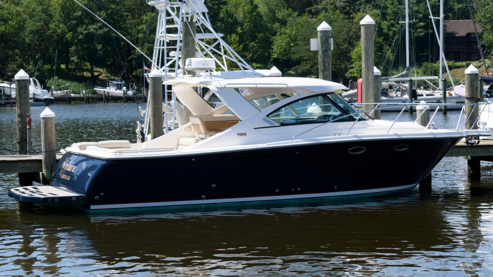 2014-tiara-yachts-3100-coronet-power-9496837-20240813180822693-1_XLARGE.jpg