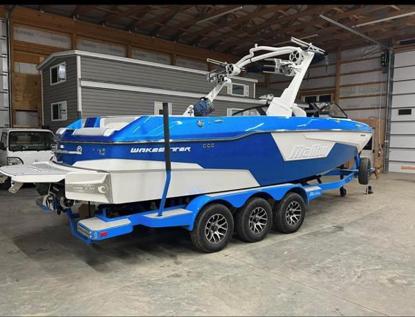 2021 Malibu Wakesetter 25 LSV