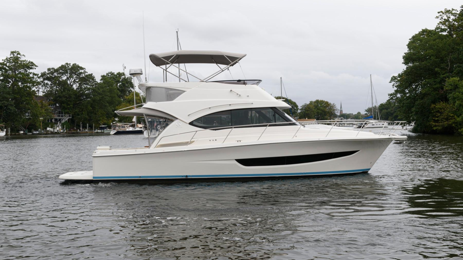 2021-riviera-39-open-flybridge-power-9555039-20240924140210730-1_XLARGE.jpg