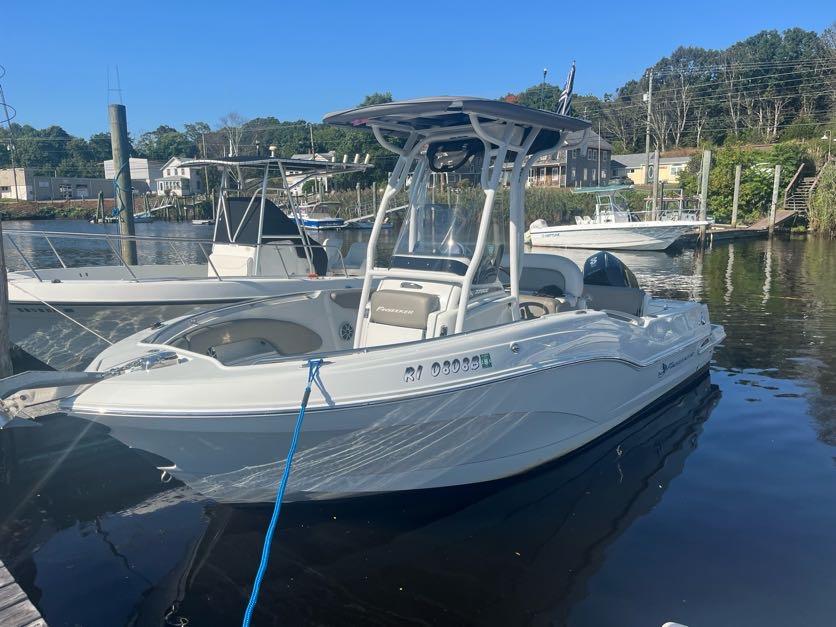 2023 Crownline 220 CC Finseeker