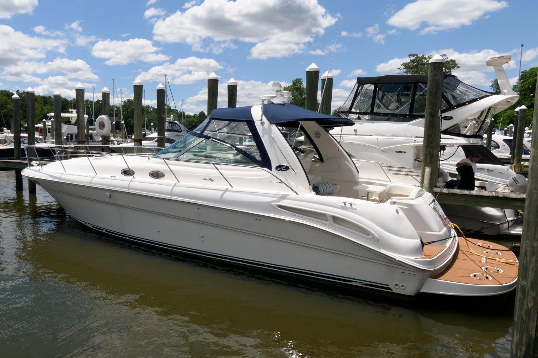 2000 Sea Ray 410 Express Cruiser