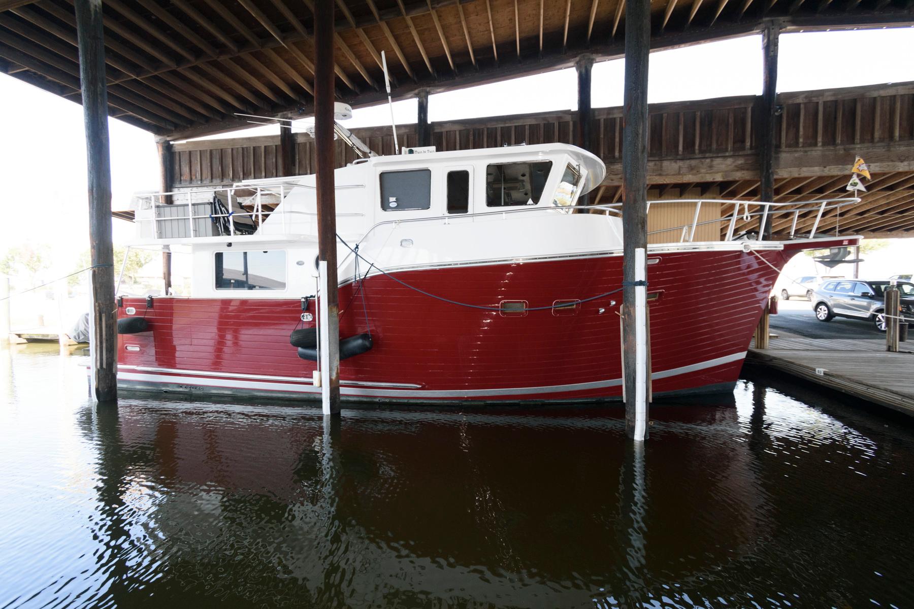 2003 Magna Marine 47 Nova Scotia Pilothouse