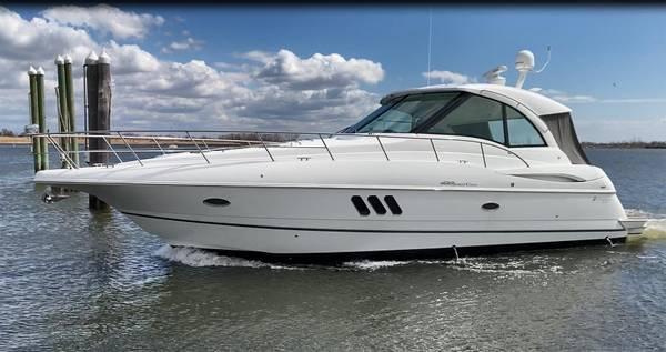 2010 Cruisers Yachts 420 Sports Coupe