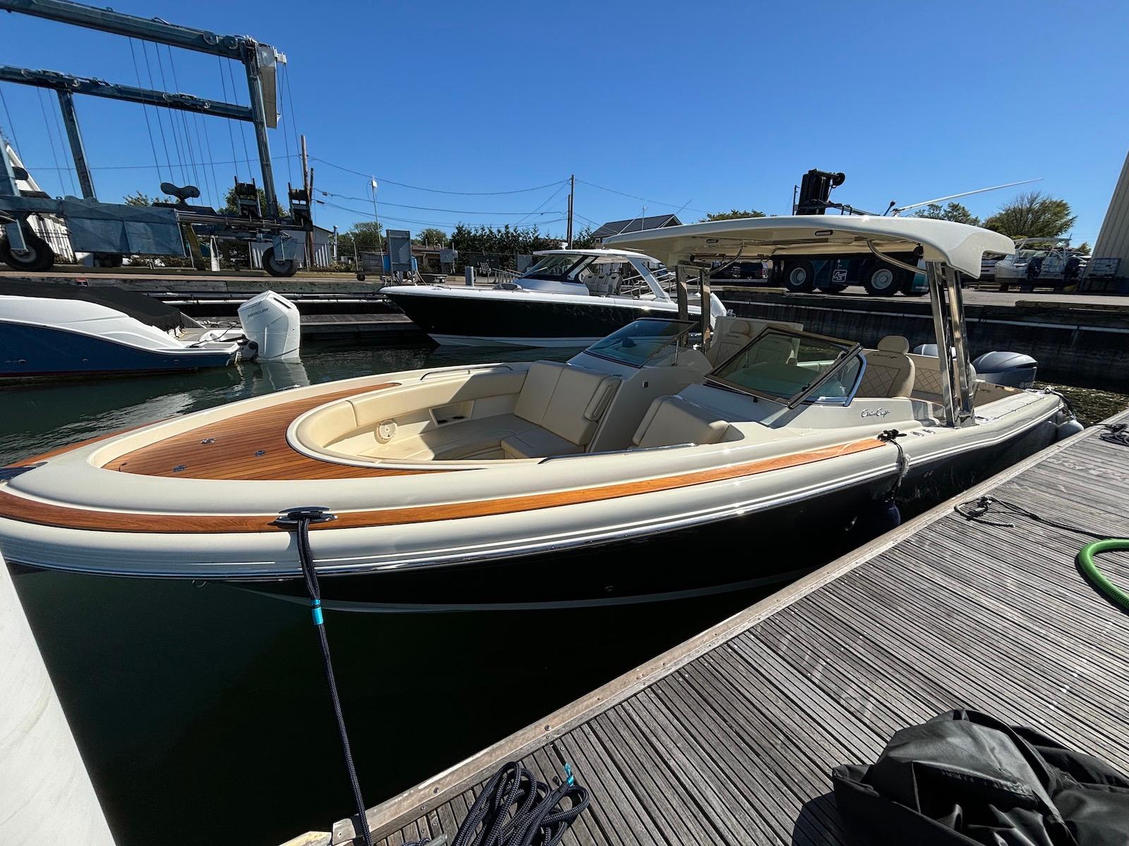 2018 Chris-Craft Calypso 30