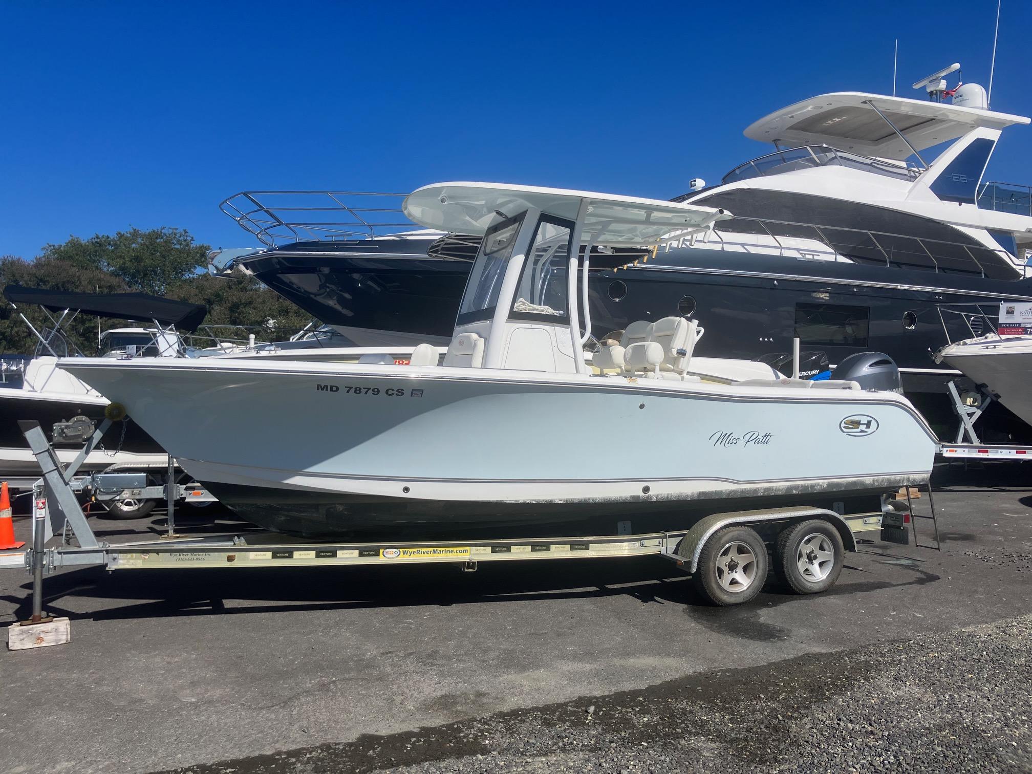 2018 Sea Hunt Ultra 235 SE