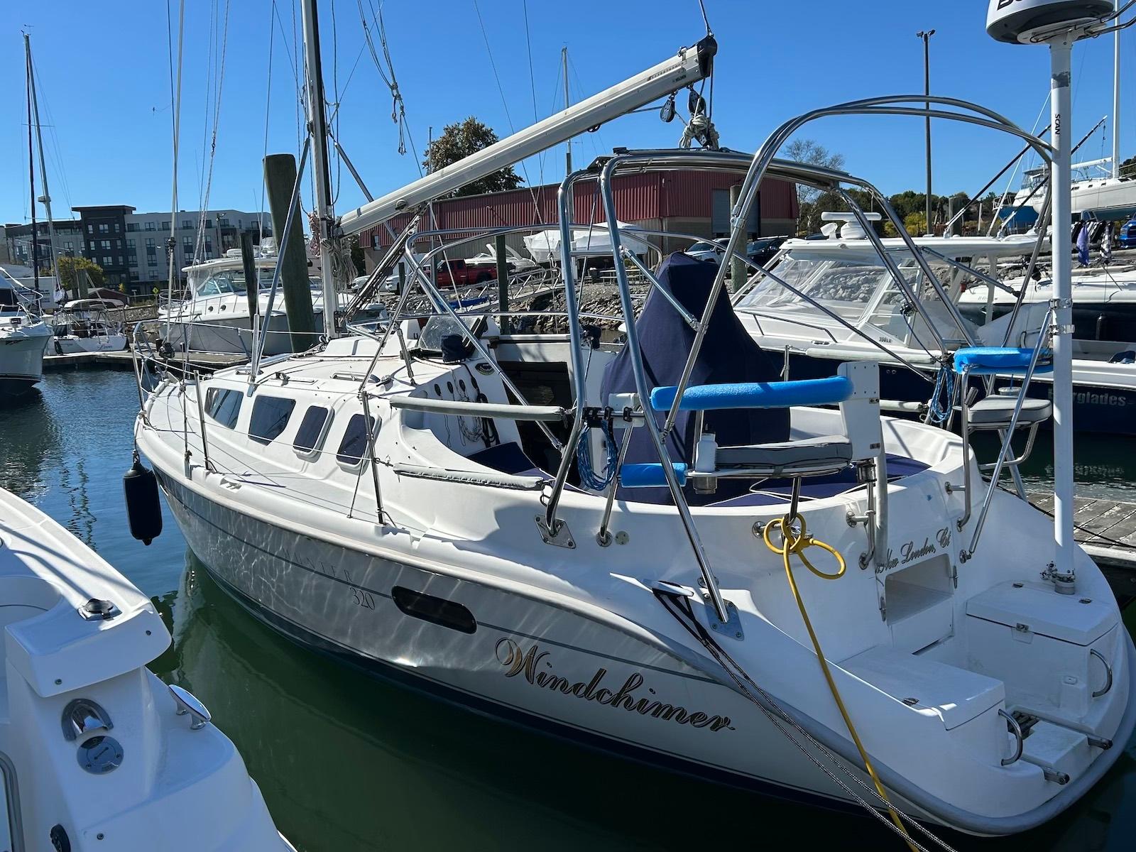 2001 Hunter 320