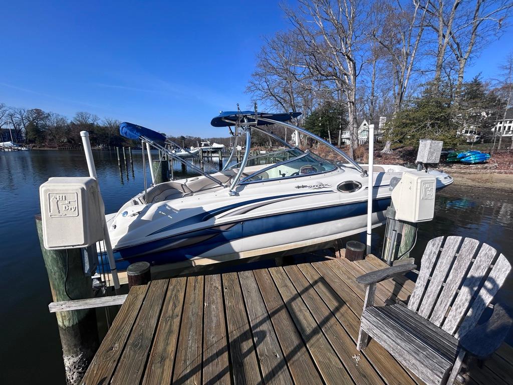 2004 Sea Ray 240 Sundeck