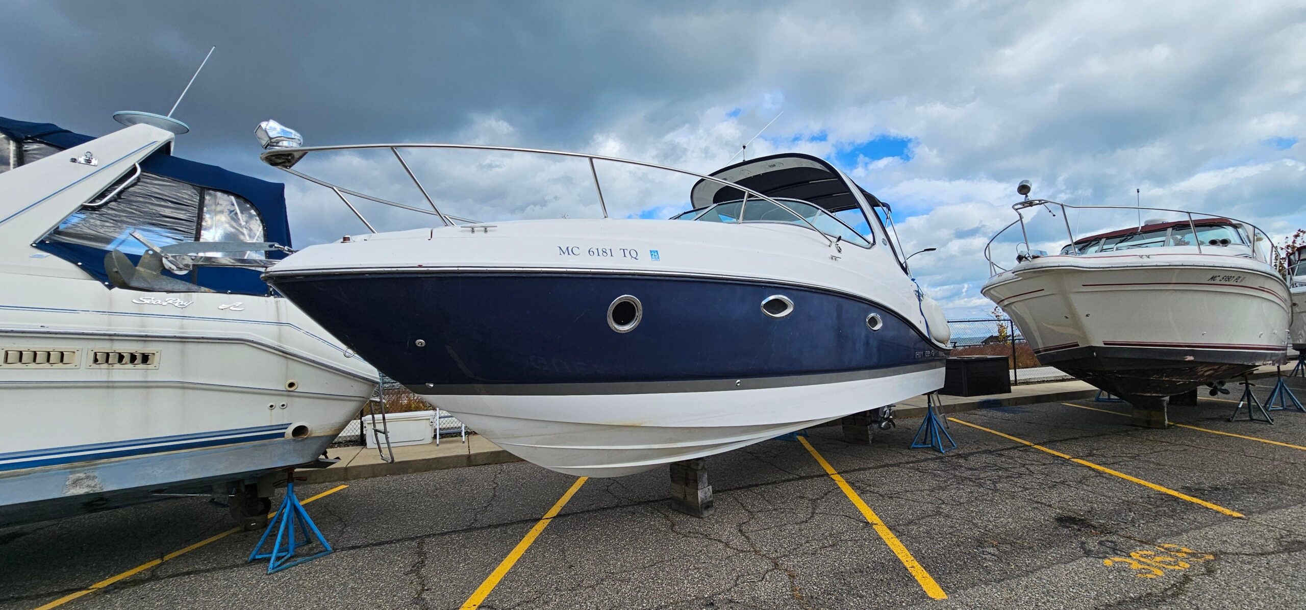 2013 Rinker 290 Express Cruiser