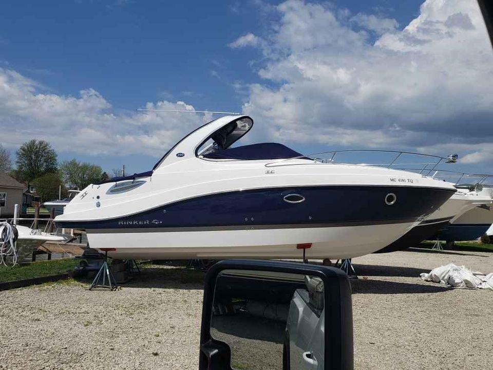 2013 Rinker 290 Express Cruiser