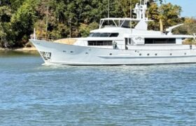 1984 broward 100 power 9696033 20250227092604024 1 XLARGE at Knot 10 Yacht Sales