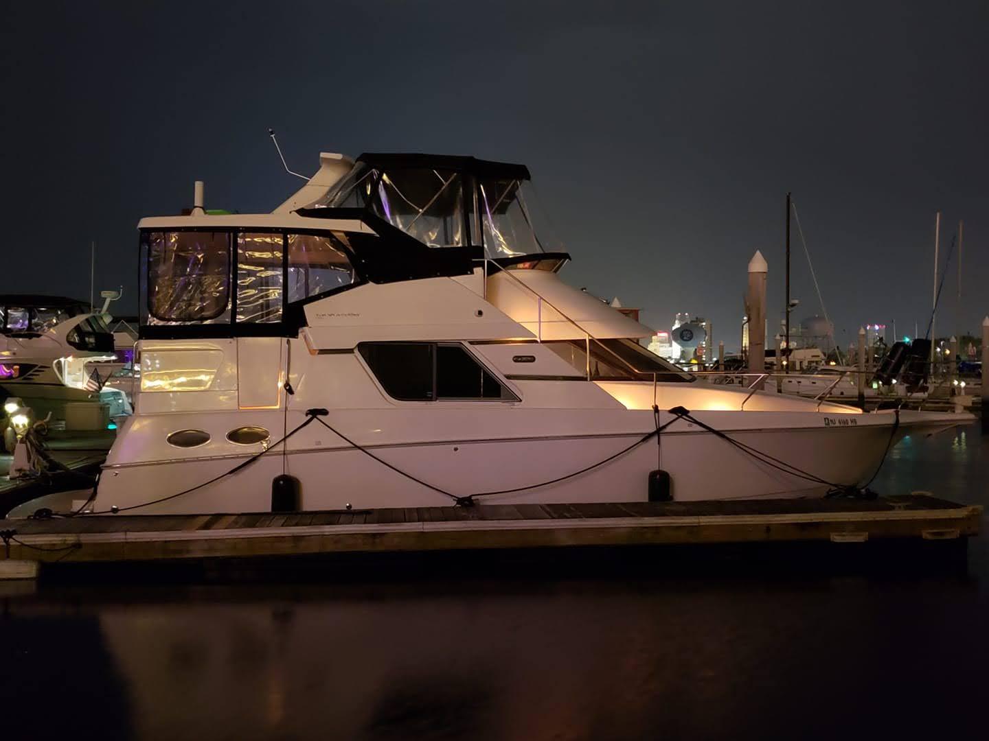 2000 Silverton 392 Motor Yacht