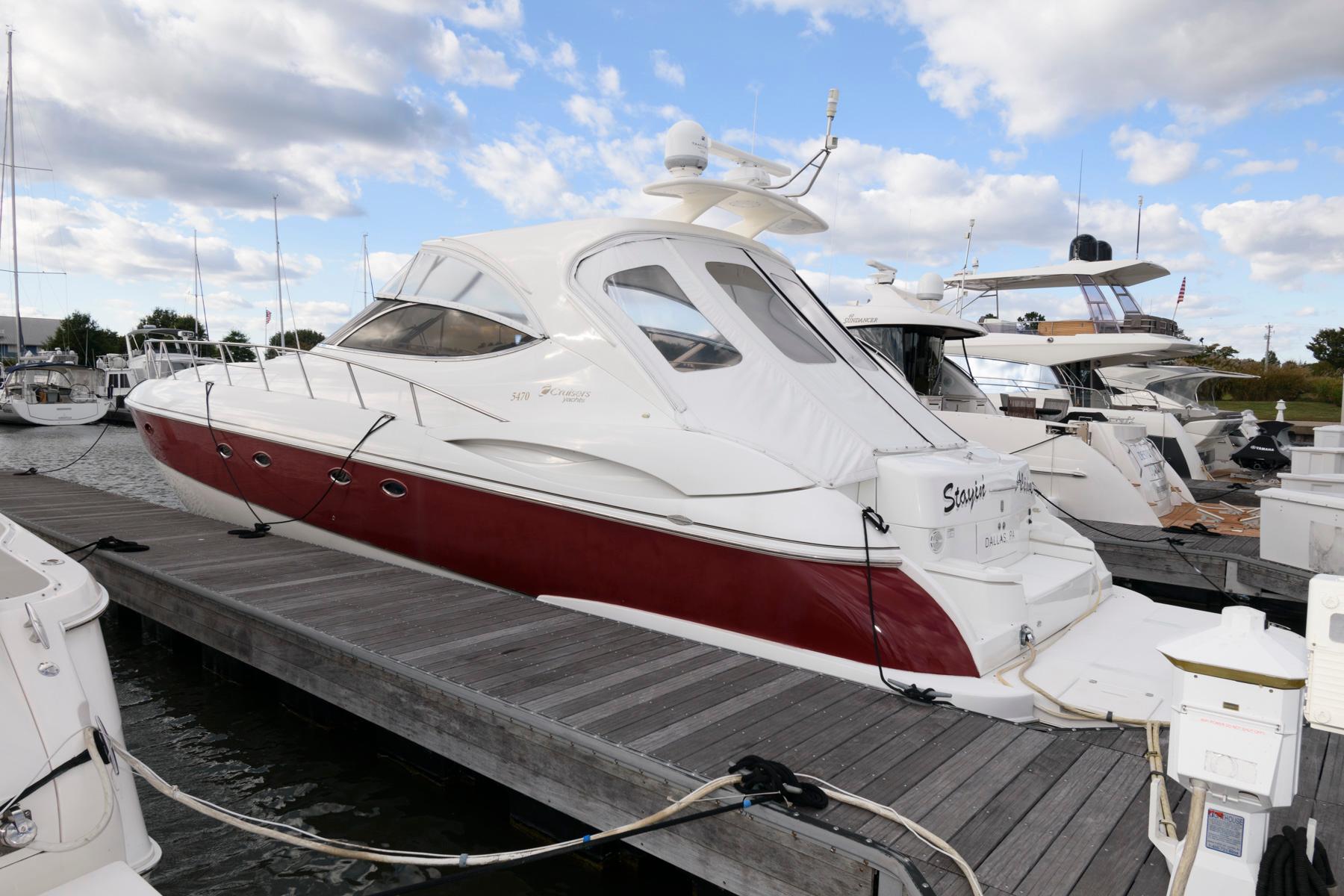 2003 Cruisers Yachts 5370 Express