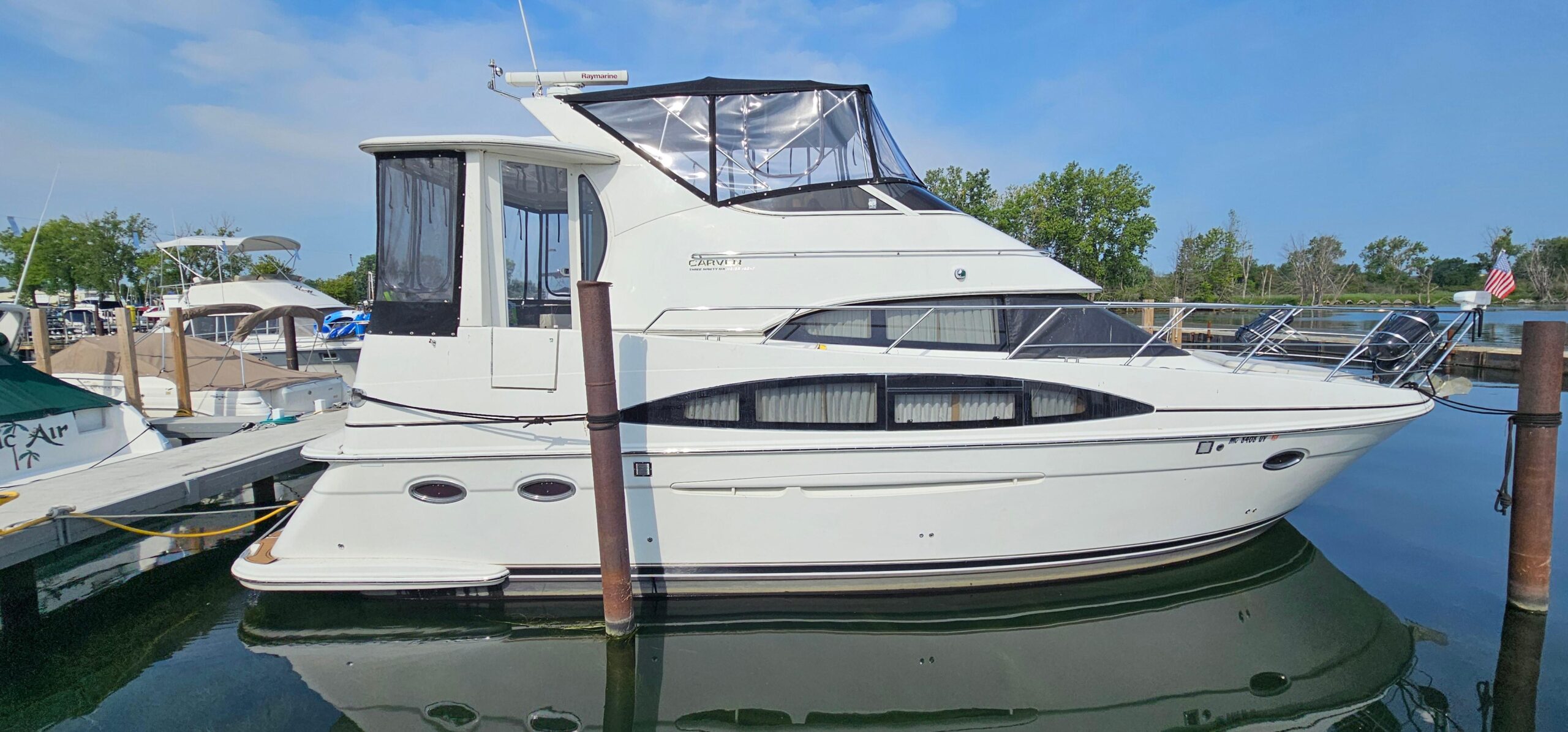 2004 Carver 396 Motor Yacht