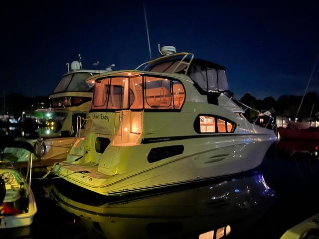 2004 Silverton 39 Motor Yacht