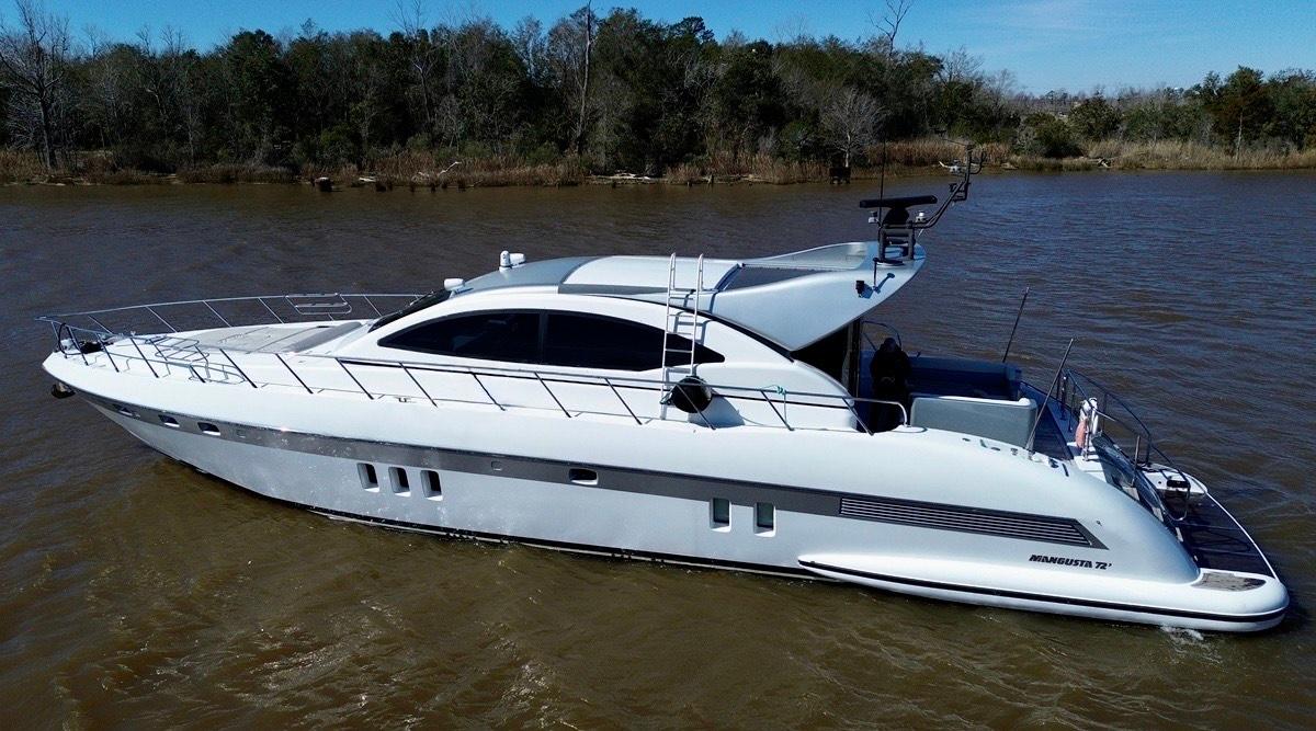 2010 Mangusta 72 Hardtop Express