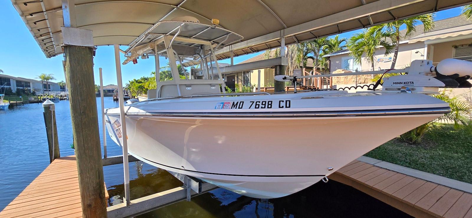 2011 Sailfish 2360 CC