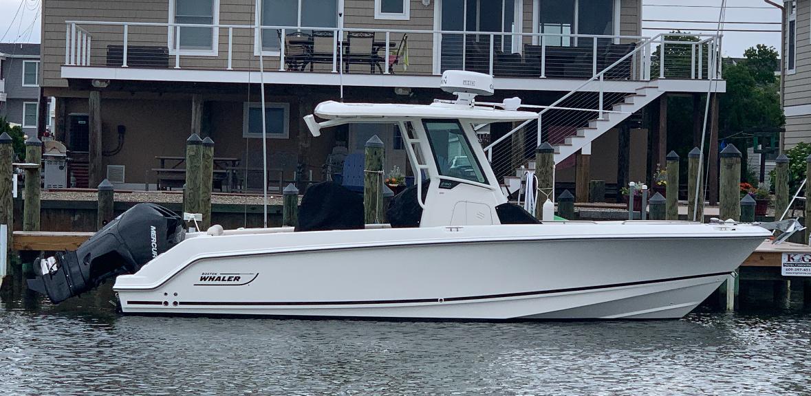 2021 Boston Whaler 250 Outrage