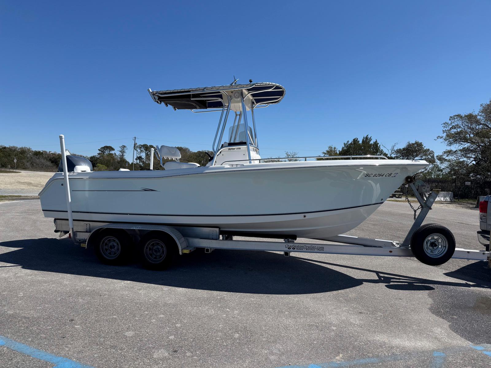 2009 Sea Hunt Triton 220