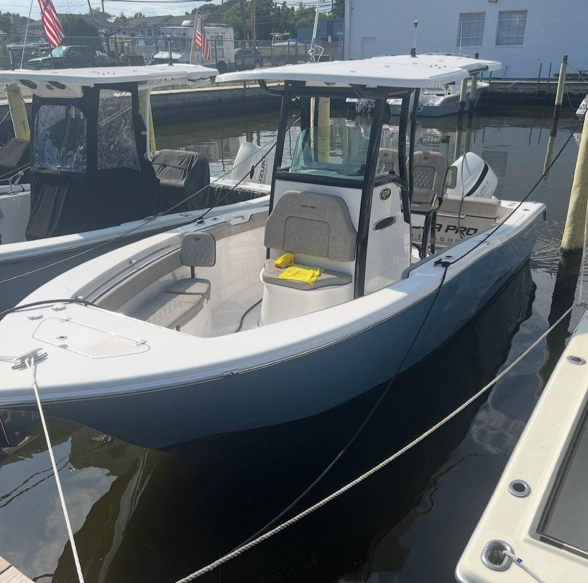 2022 Sea Pro 239 Center Console