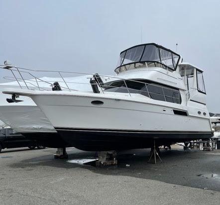 2000 Carver 356 Aft Cabin Motor Yacht