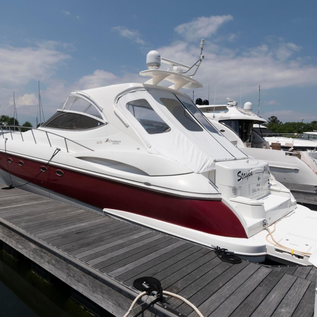 2003-cruisers-yachts-5370-
