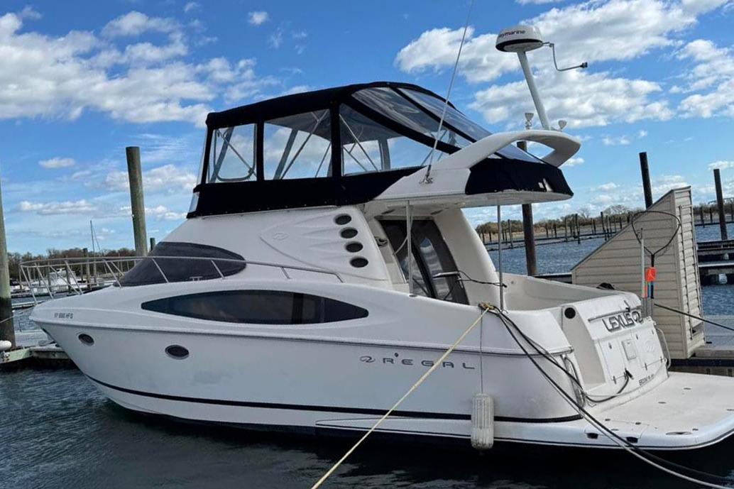 2005 Regal Commodore 3880 in Brooklyn, NY | Knot 10